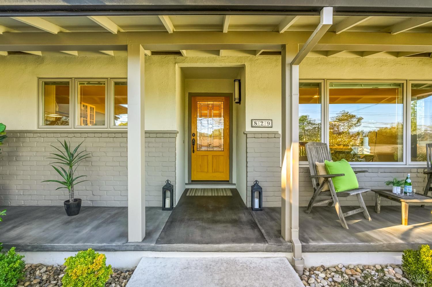 829 Las Pavadas Avenue San Rafael, CA 94903 - Photo 13 of 55 Gracious entry welcomes family and friends...