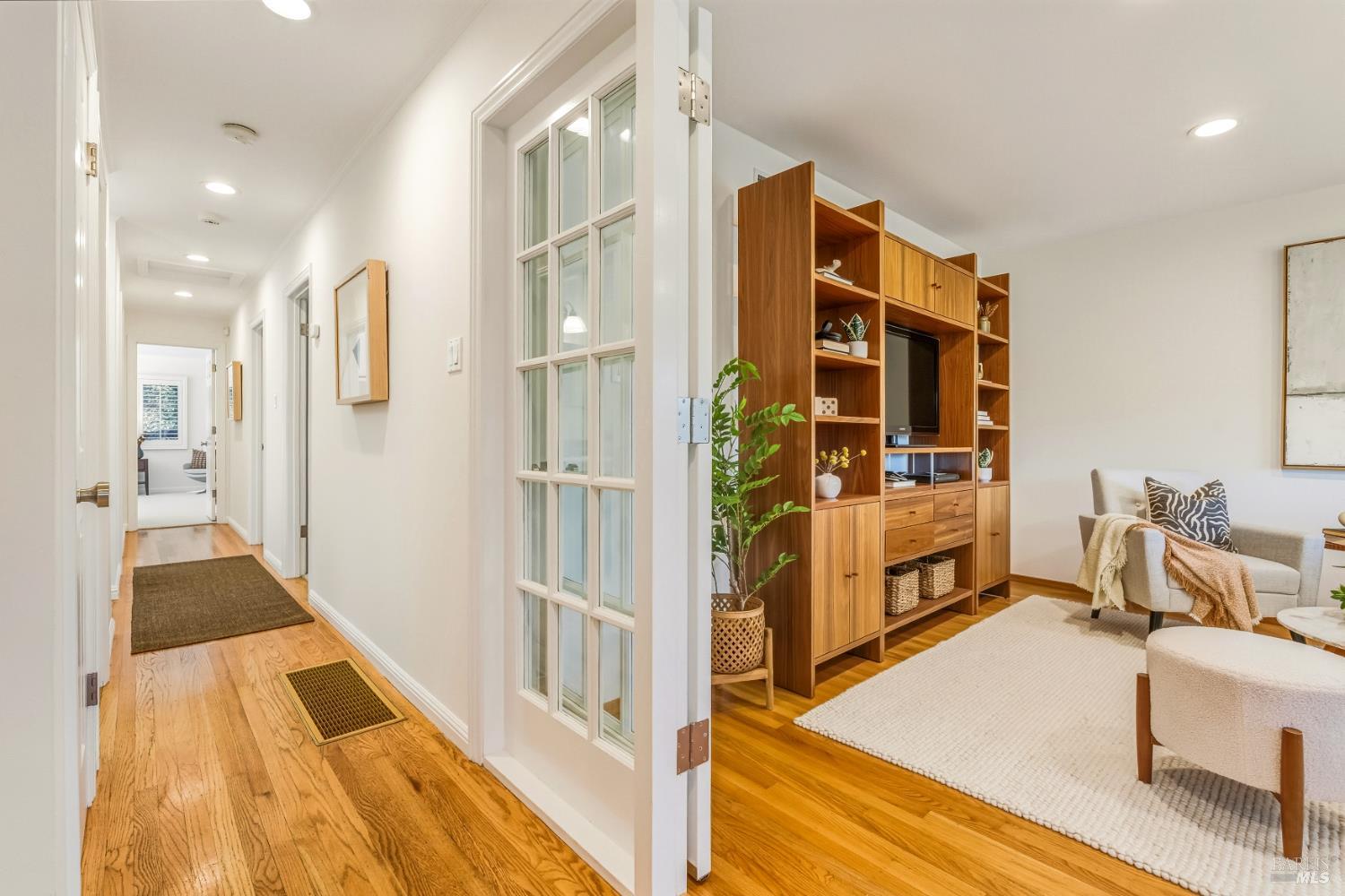 829 Las Pavadas Avenue San Rafael, CA 94903 - Photo 14 of 55 Original hardwood flooring with versatile front room at right...