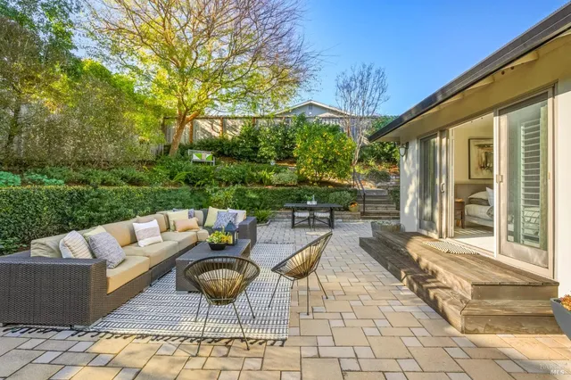 $1,595,000 | 829 Las Pavadas Avenue, San Rafael, CA 94903