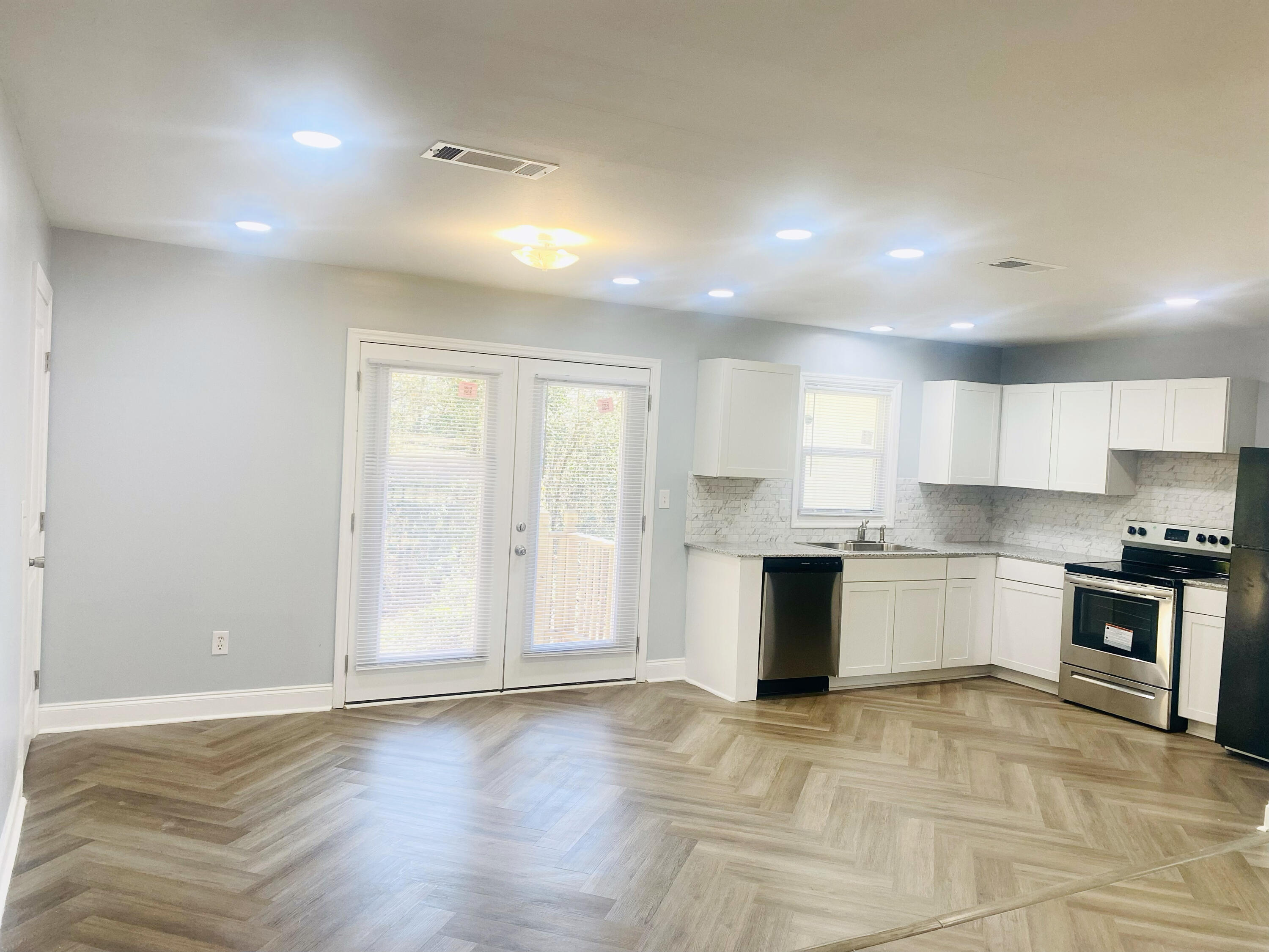 3328 Hillis Road Augusta, GA 30906 - Photo 5 of 19 Eat in Kitchen & Kitchen