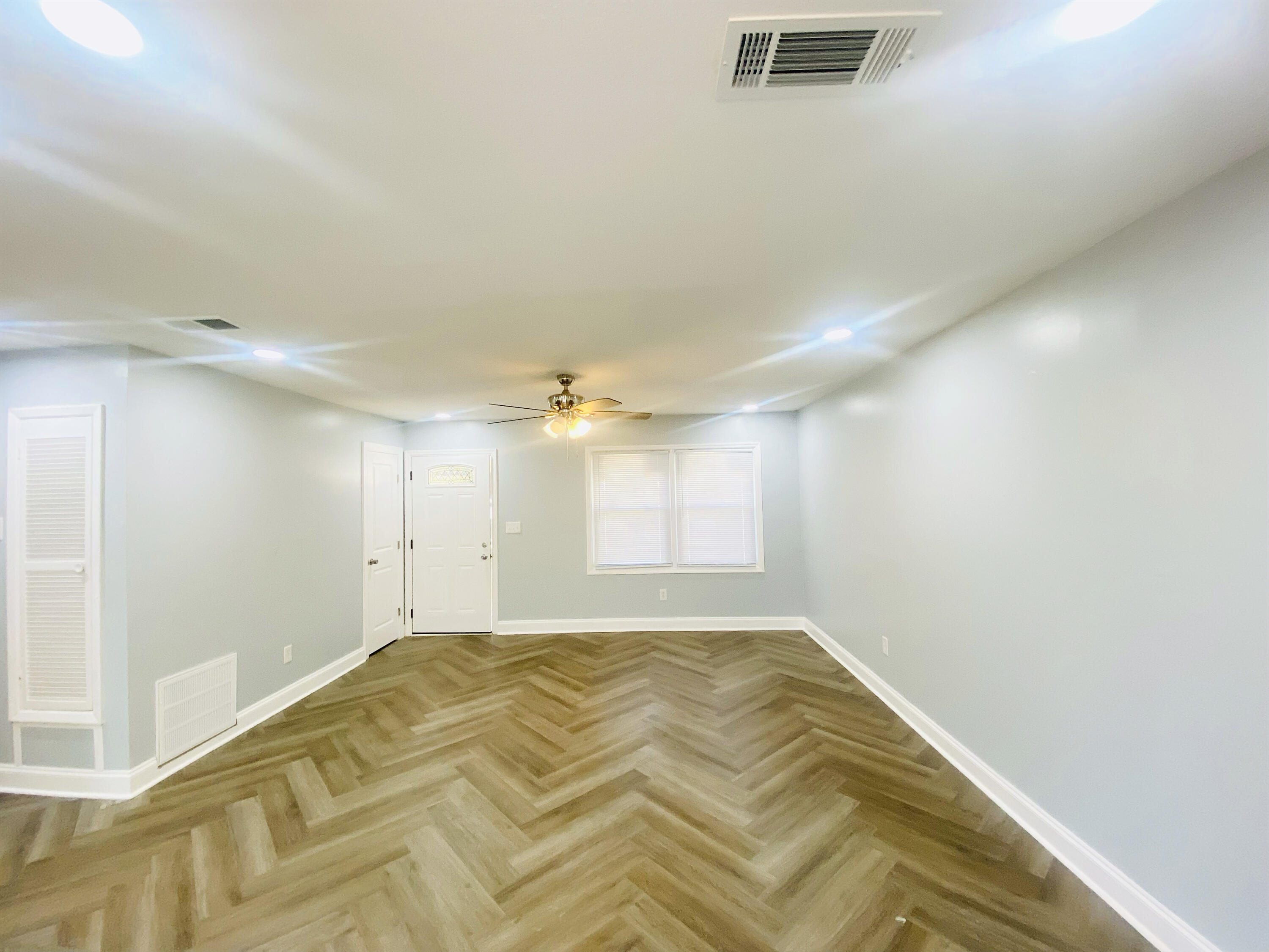 3328 Hillis Road Augusta, GA 30906 - Photo 7 of 19 Family Room & Hallway