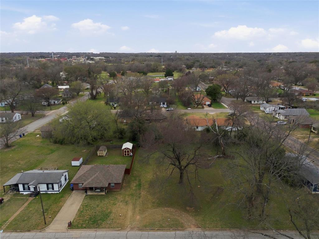 1218 Preston Street Waco, TX 76704 - Photo 9 of 12 a view of a city