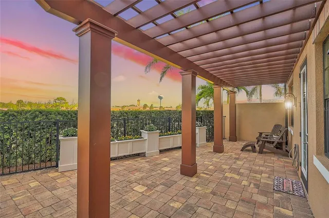 $1,950,000 | 205 East Venice Avenue, Venice, FL 34285