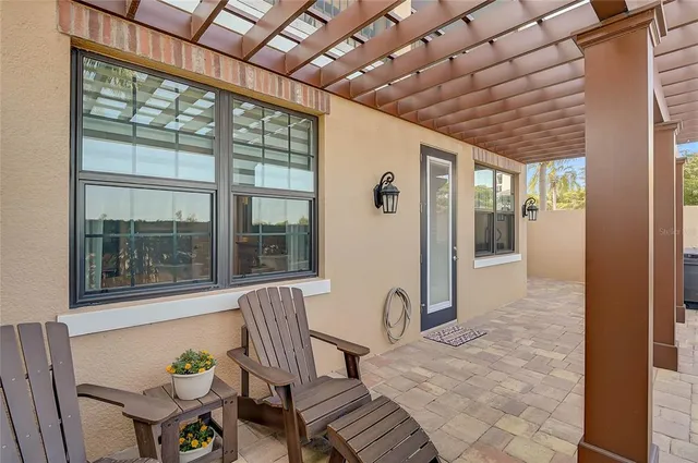 $1,950,000 | 205 East Venice Avenue, Venice, FL 34285