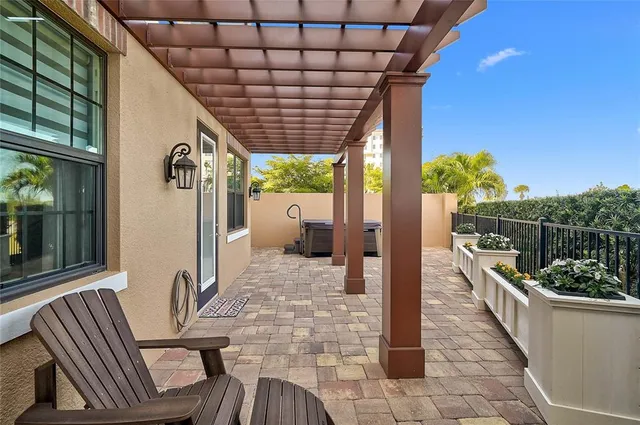 $1,950,000 | 205 East Venice Avenue, Venice, FL 34285