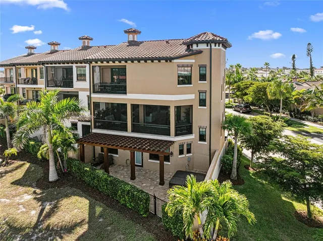 $1,950,000 | 205 East Venice Avenue, Venice, FL 34285