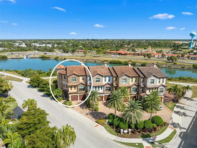 $1,950,000 | 205 East Venice Avenue, Venice, FL 34285