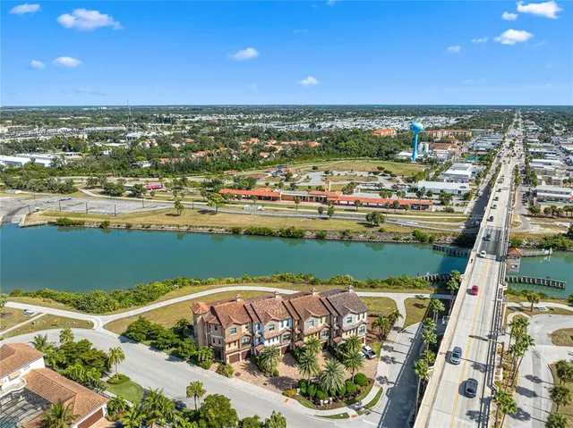 $1,950,000 | 205 East Venice Avenue, Venice, FL 34285