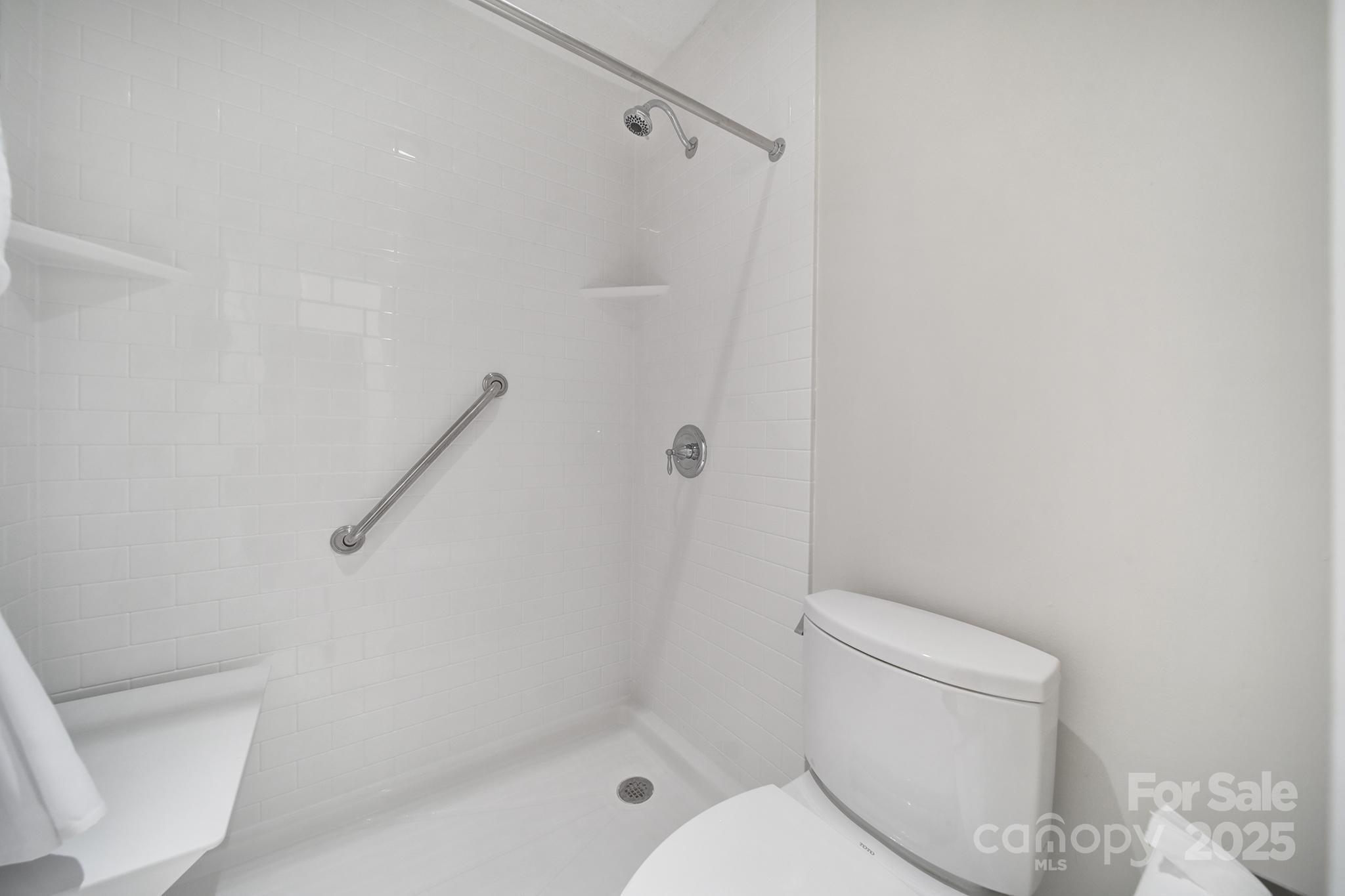 5008 Sardis Road, Unit B Charlotte, NC 28270 - Photo 16 of 27