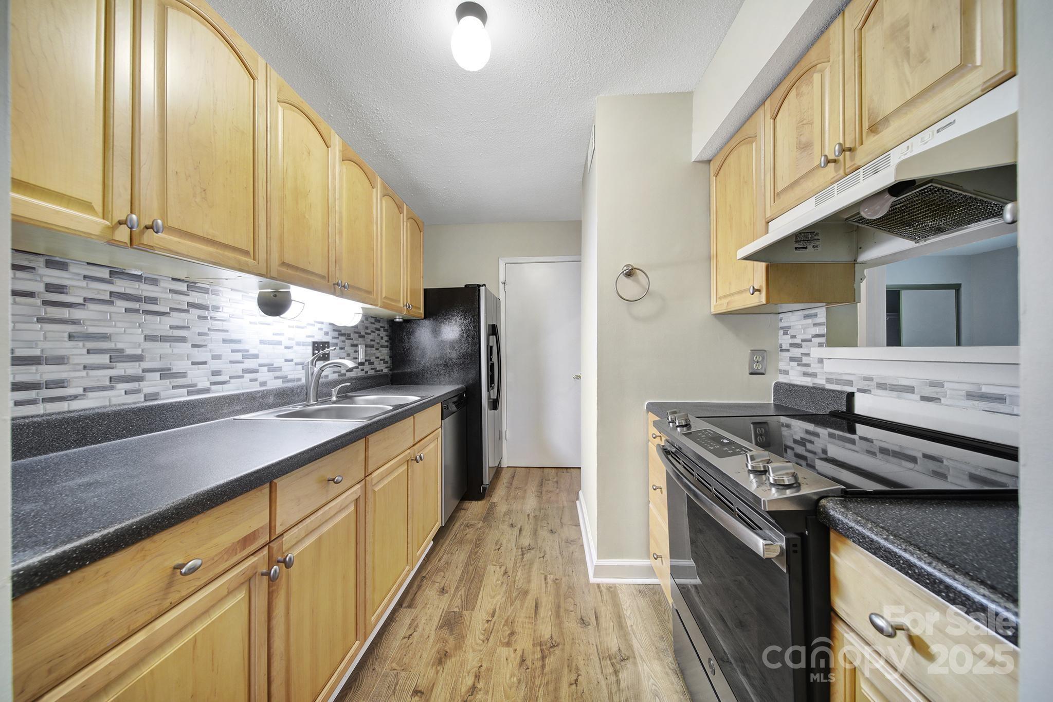 5008 Sardis Road, Unit B Charlotte, NC 28270 - Photo 8 of 27