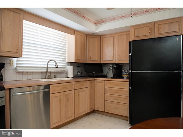 165 Waverly Road Southampton, PA 18966 - Photo 2 of 17 Kitchen