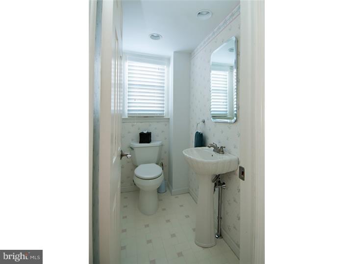 165 Waverly Road Southampton, PA 18966 - Photo 13 of 17 Gallery Image 13