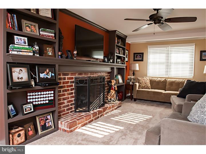 165 Waverly Road Southampton, PA 18966 - Photo 3 of 17 Family Room