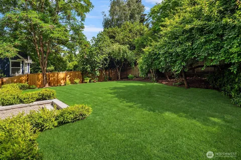$4,638,000 | 10415 Southeast 13th Street, Bellevue, WA 98004