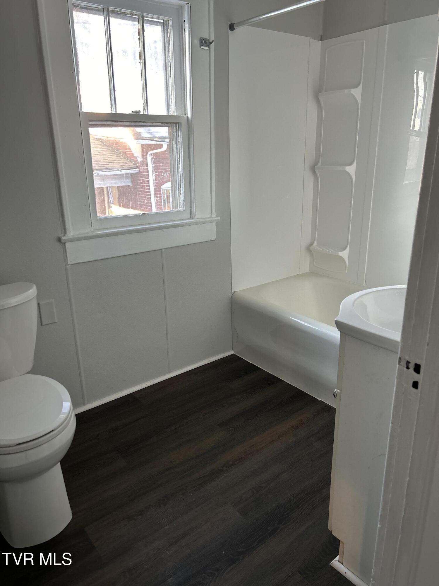 617 Taylor Street Bristol, TN 37620 - Photo 15 of 36 Taylor #1