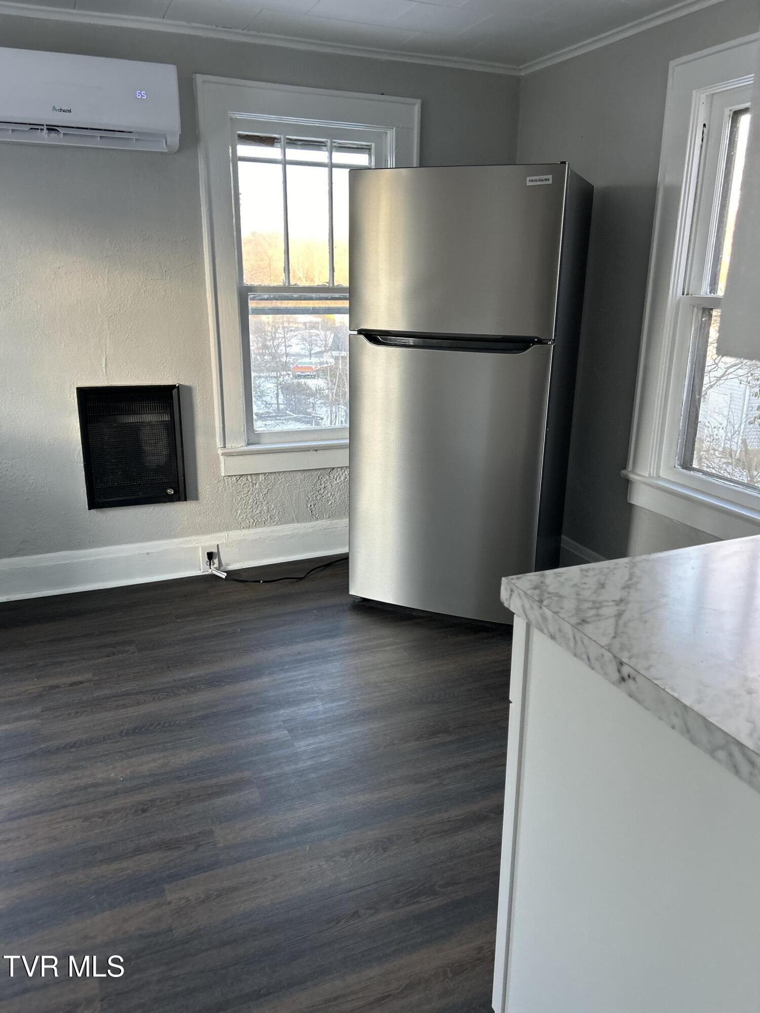 617 Taylor Street Bristol, TN 37620 - Photo 17 of 36 Taylor #1