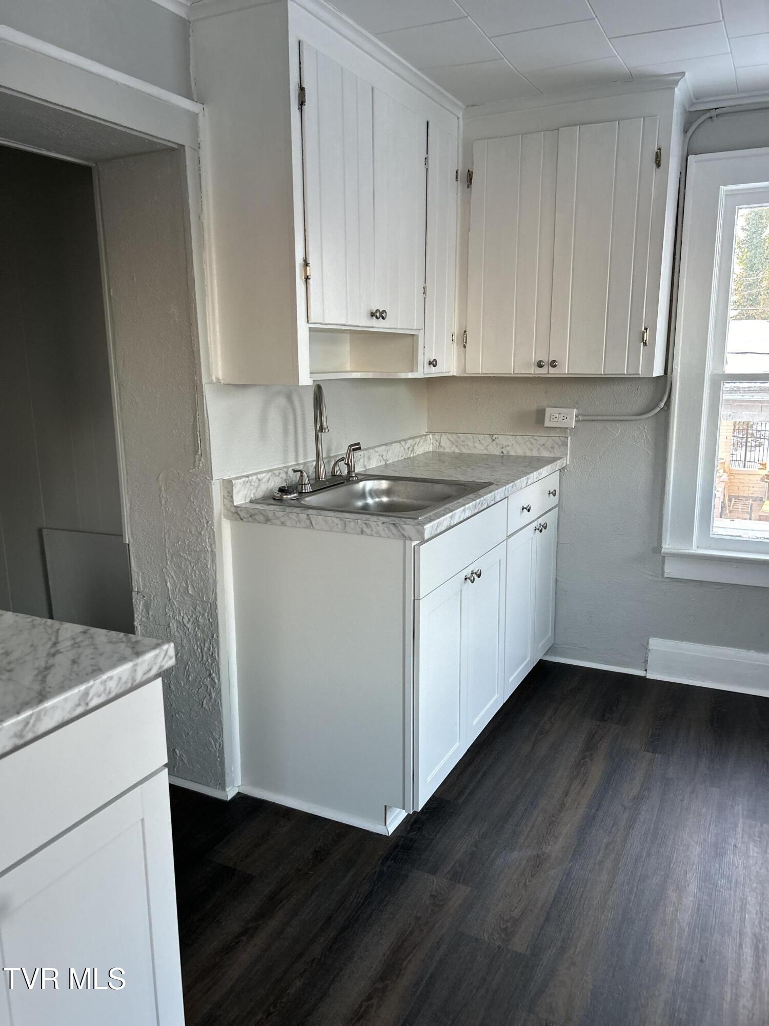 617 Taylor Street Bristol, TN 37620 - Photo 19 of 36 Taylor #1