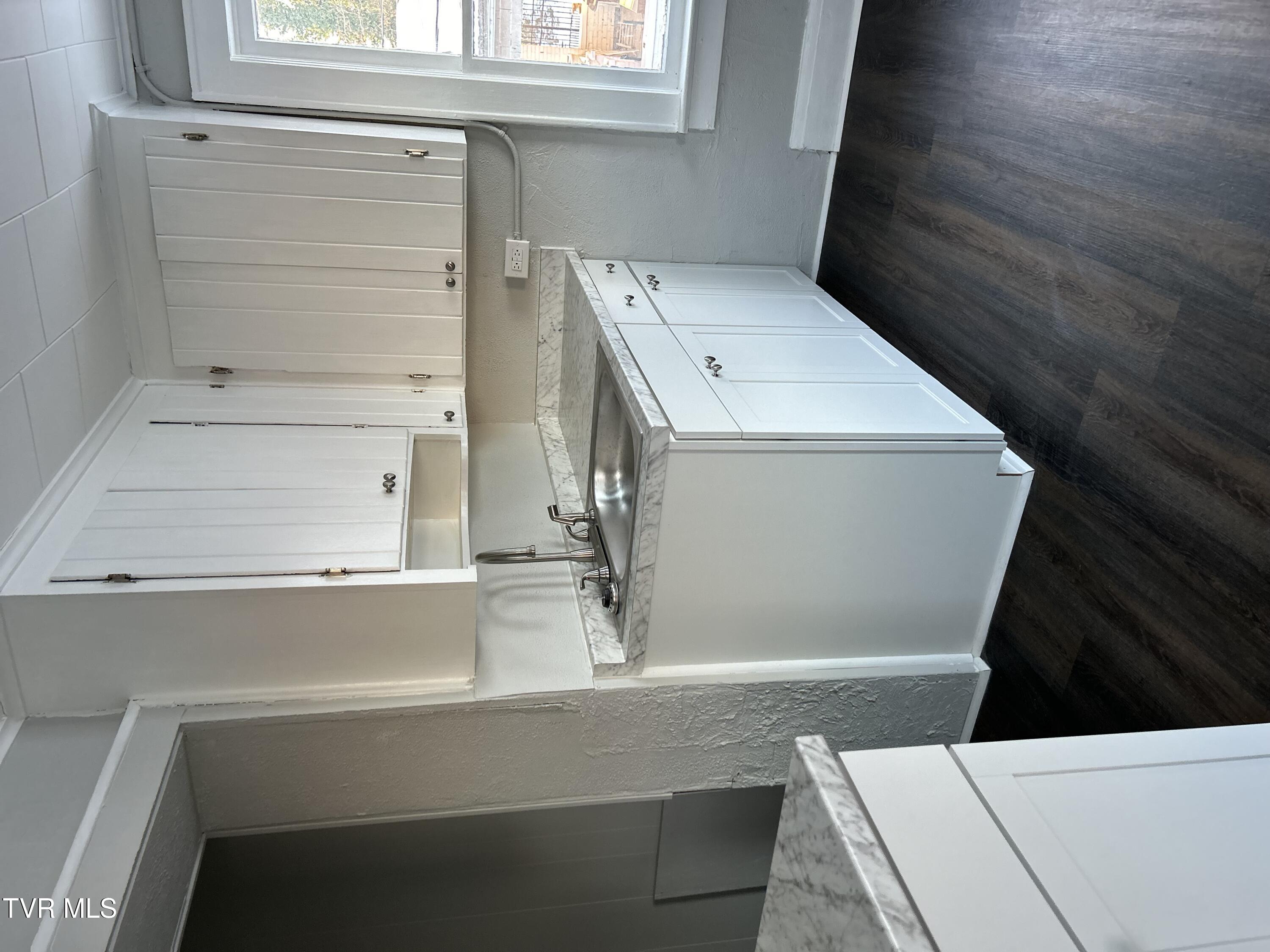 617 Taylor Street Bristol, TN 37620 - Photo 20 of 36 Taylor #1