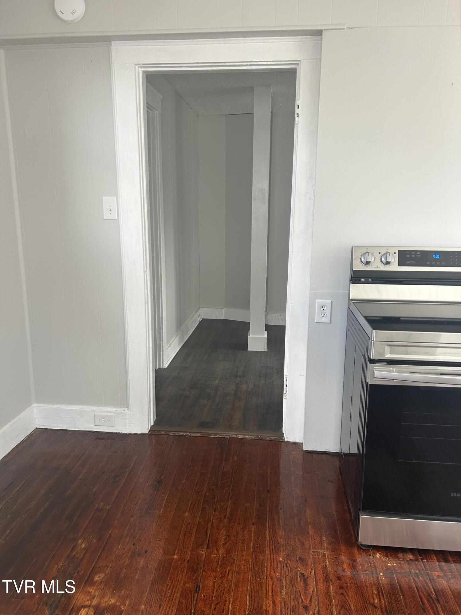 617 Taylor Street Bristol, TN 37620 - Photo 34 of 36 Taylor #2