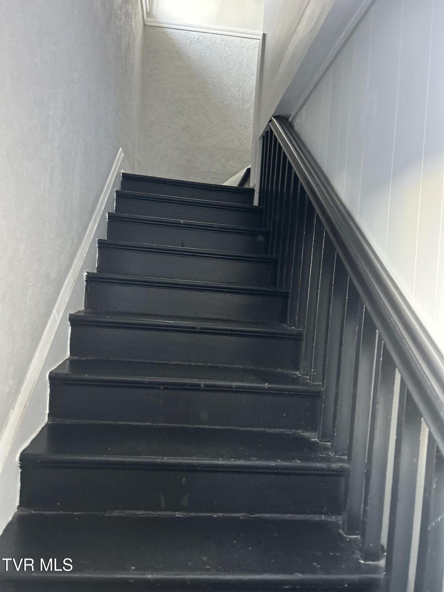 617 Taylor Street Bristol, TN 37620 - Photo 4 of 36 Taylor #1