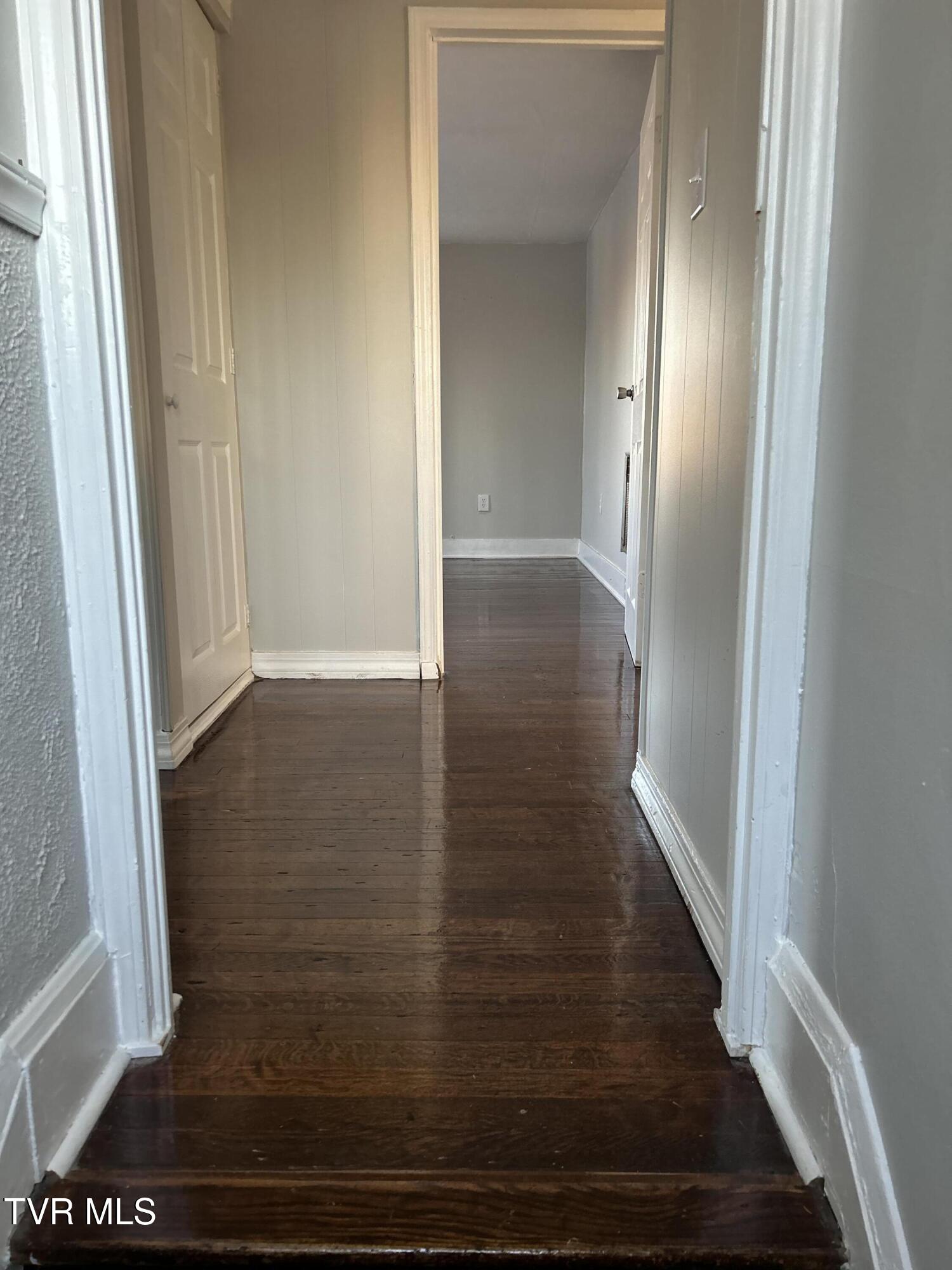 617 Taylor Street Bristol, TN 37620 - Photo 5 of 36 Taylor #1