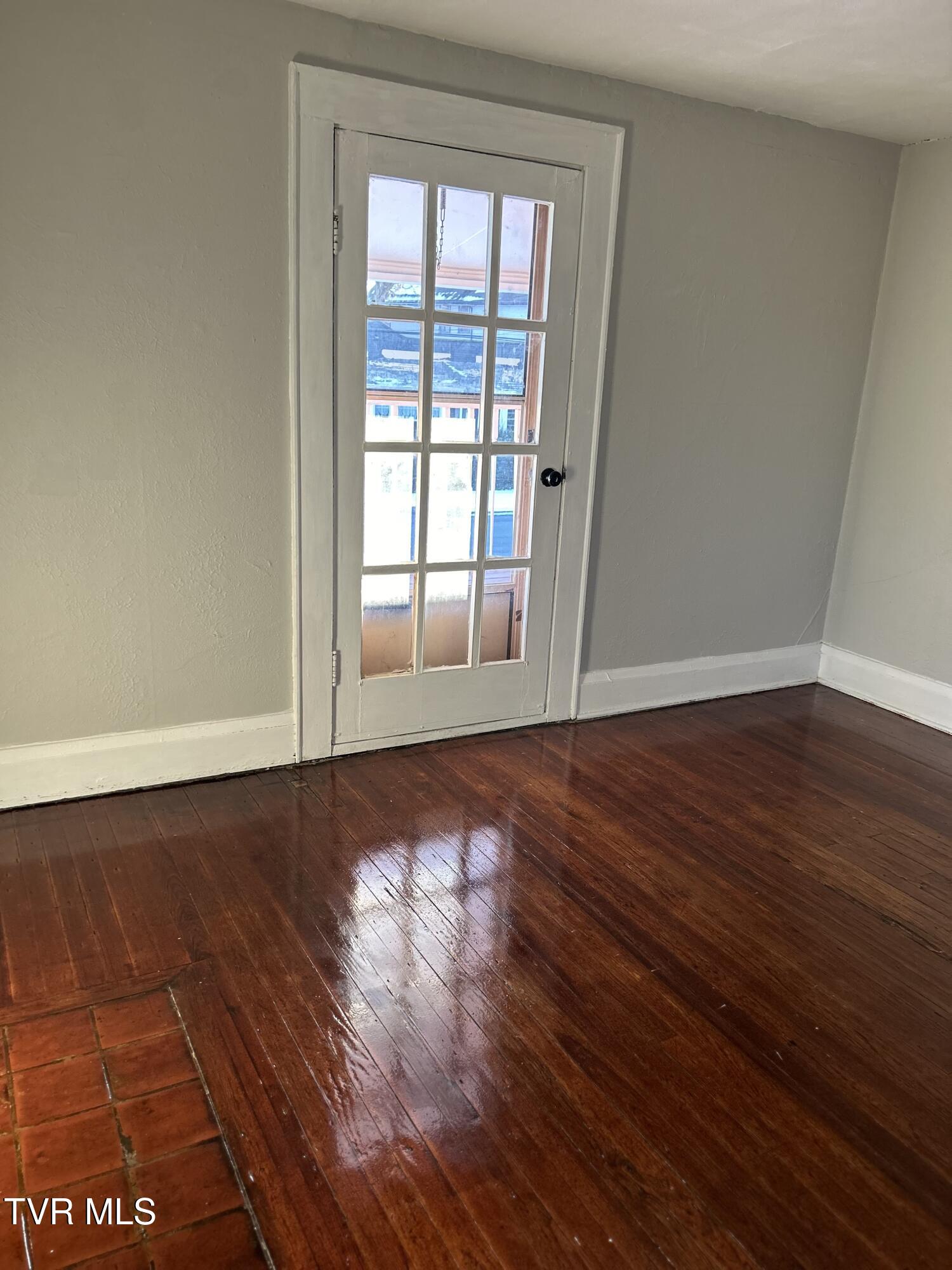 617 Taylor Street Bristol, TN 37620 - Photo 7 of 36 Taylor #1