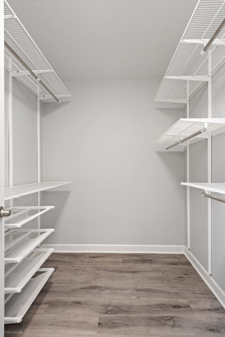 92 Foxboro Lane Gurnee, IL 60031 - Photo 18 of 46 a view of an empty walk in closet