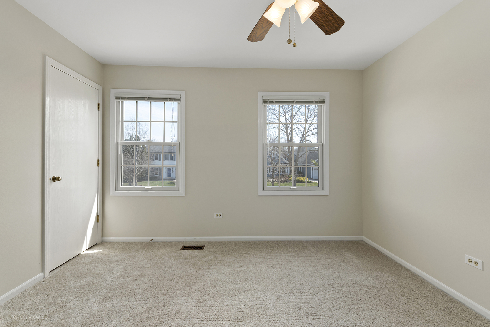92 Foxboro Lane Gurnee, IL 60031 - Photo 19 of 46 an empty room with a window