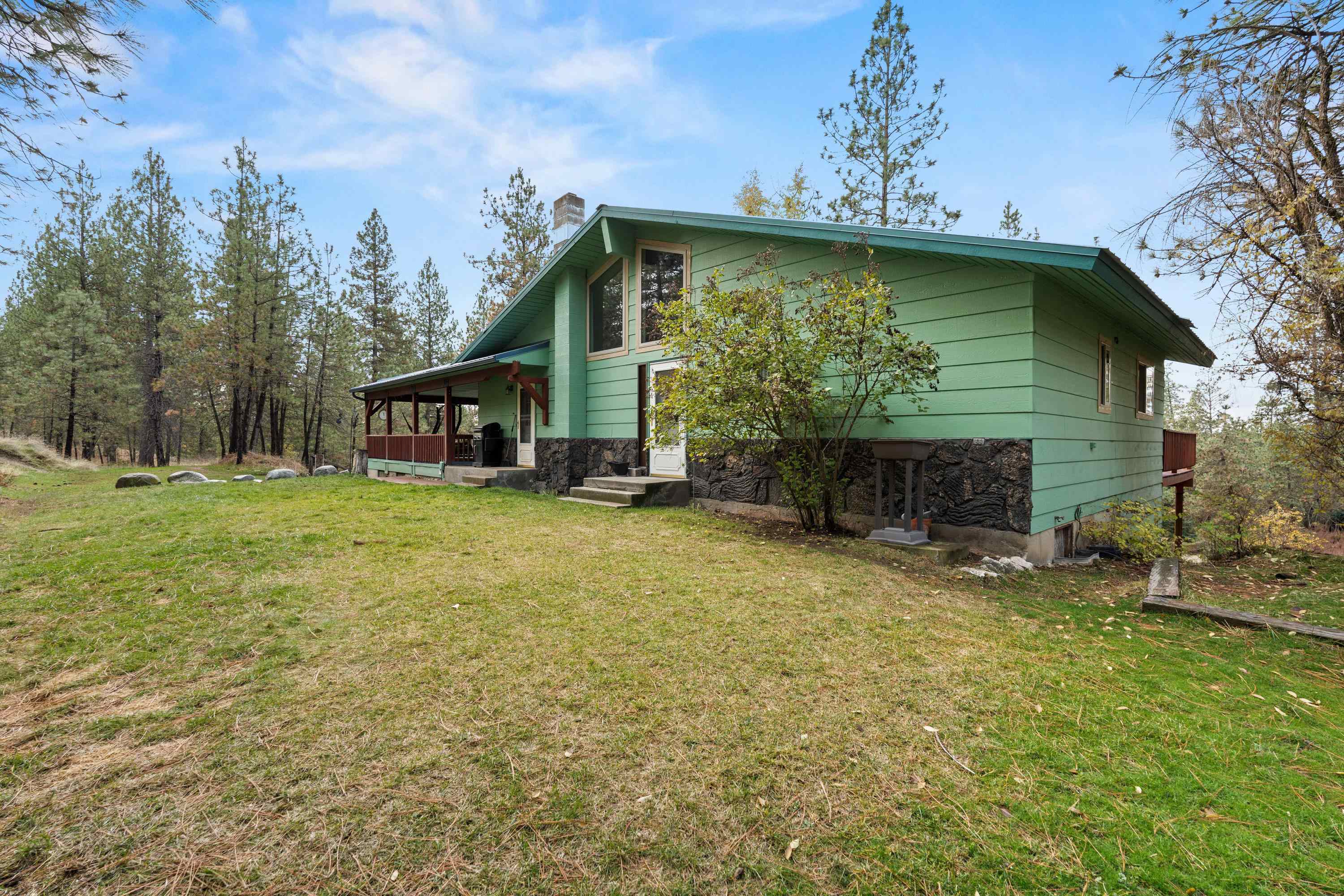 32302 North Hardesty Road Chattaroy, WA 99003 - Photo 3 of 50