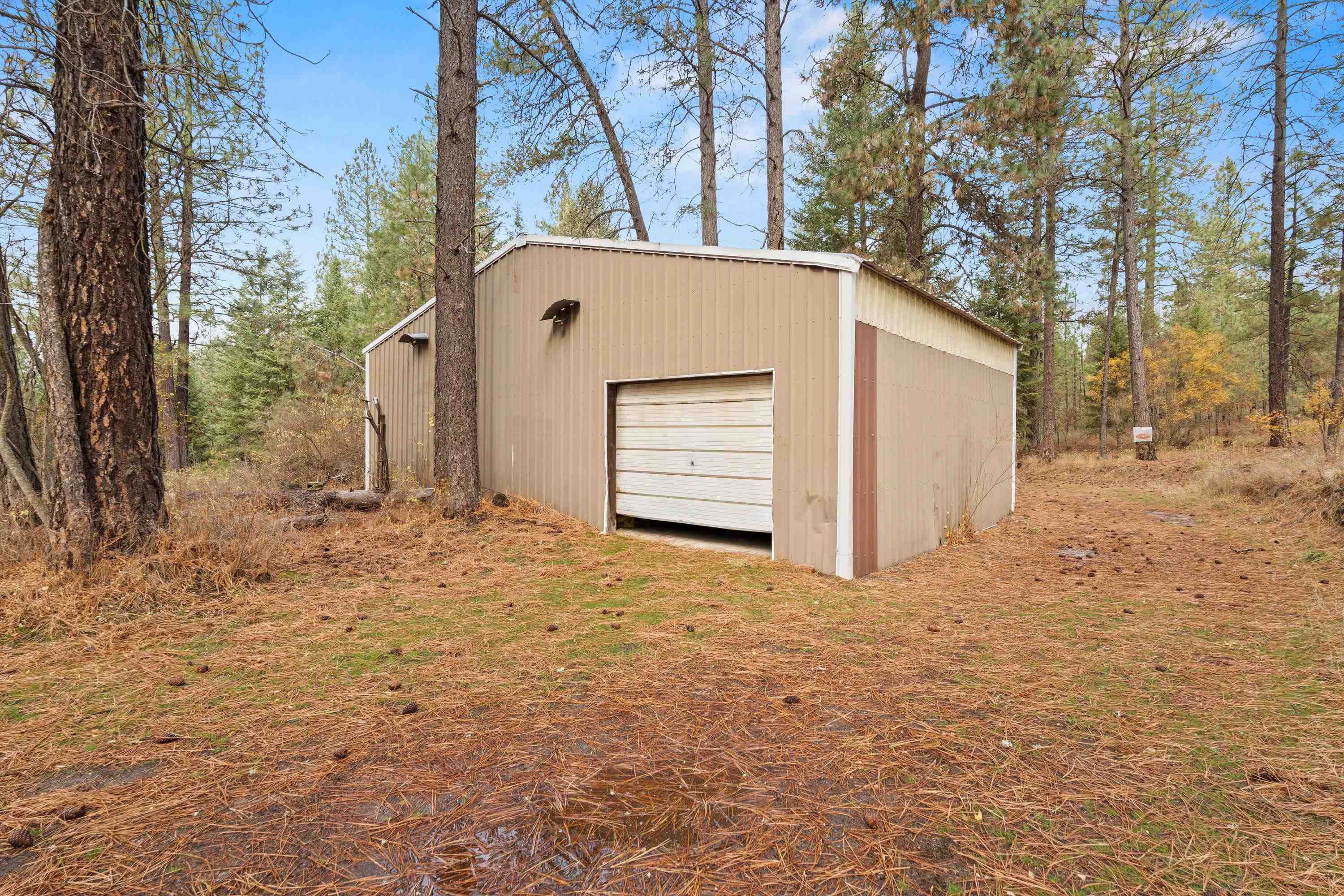 32302 North Hardesty Road Chattaroy, WA 99003 - Photo 36 of 50