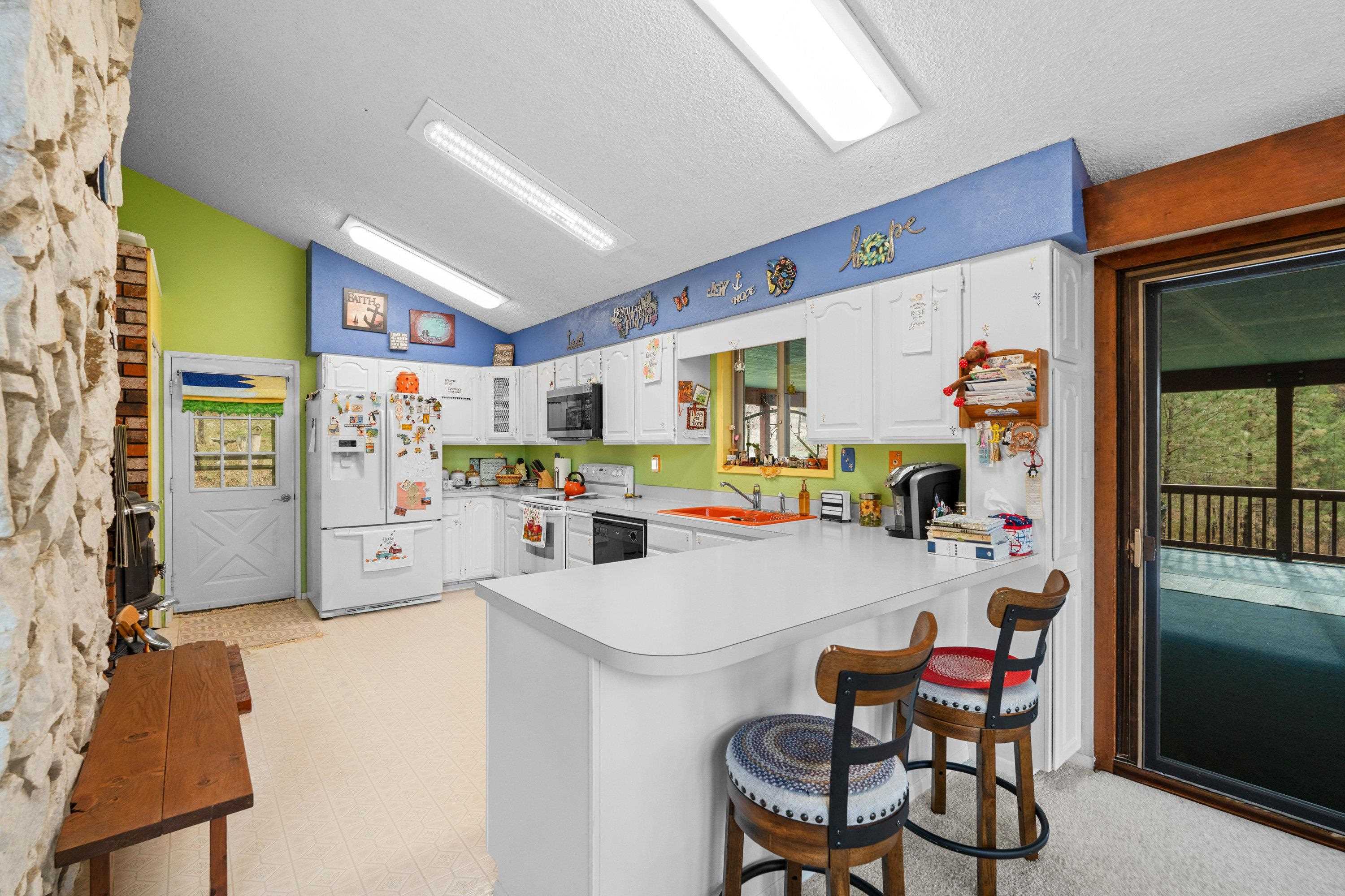 32302 North Hardesty Road Chattaroy, WA 99003 - Photo 9 of 50