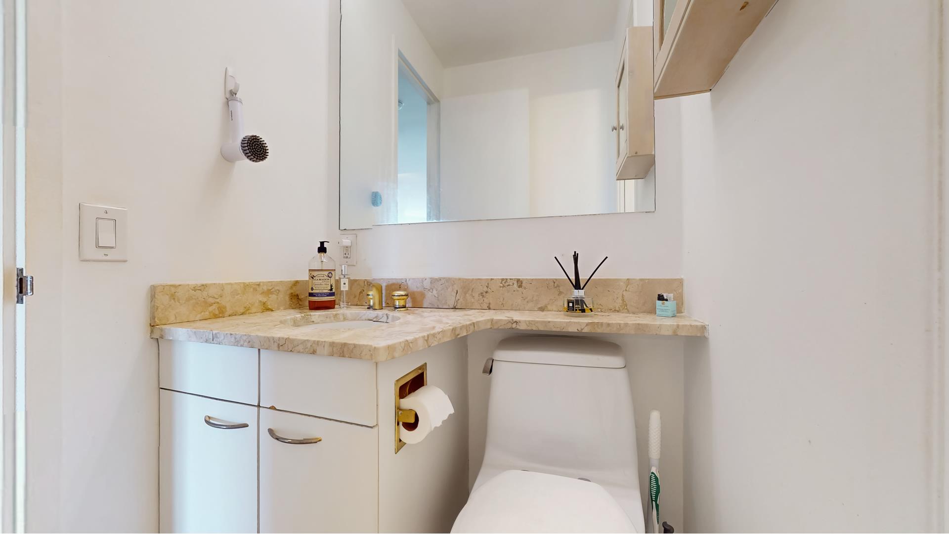 301 West 57th Street, Unit 17B Manhattan, NY 10019 - Photo 10 of 11