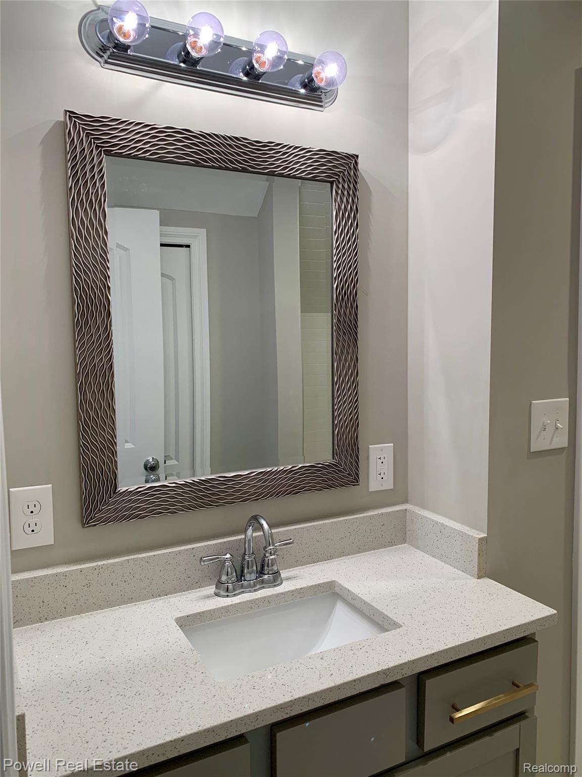 465 Kerby Road Grosse Pointe, MI 48236 - Photo 32 of 60 7E524D56-39C7-4439-AF8A-5F599C37B035.jpeg