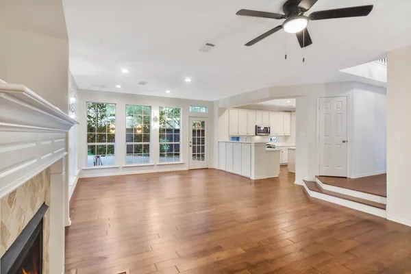 $2,900 | 76 South Piper Trace, The Woodlands, TX 77381