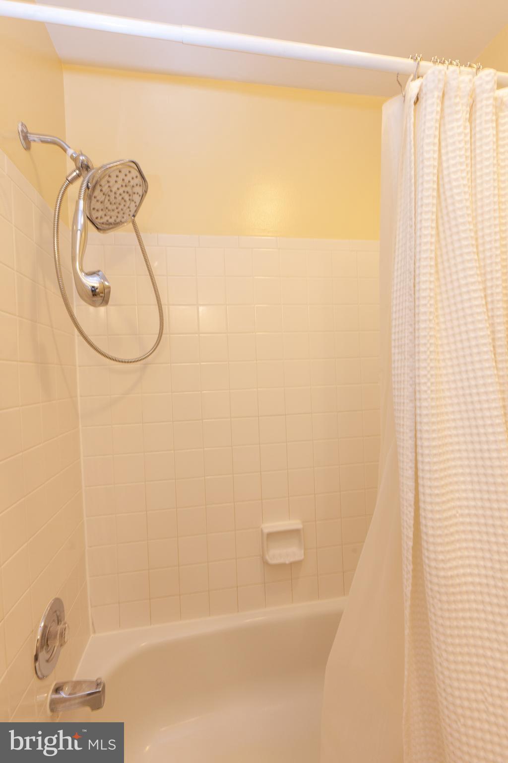 8528 Springfield Oaks Drive Springfield, VA 22153 - Photo 18 of 41 Gallery Image 18