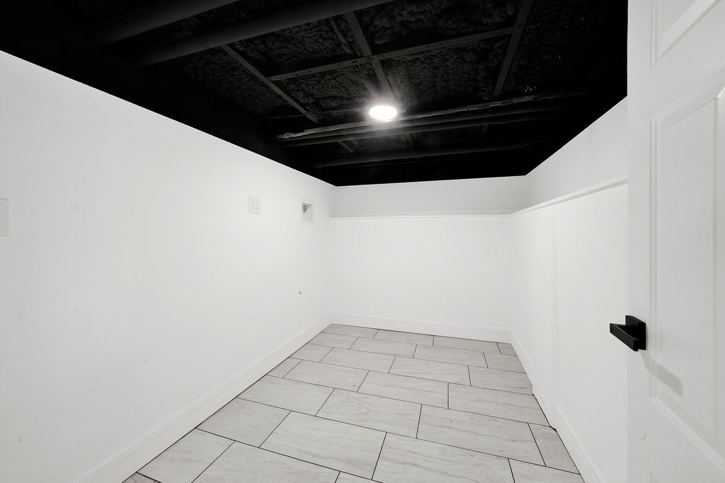 6607 South Oakley Avenue Chicago, IL 60636 - Photo 26 of 32 a view of an empty room