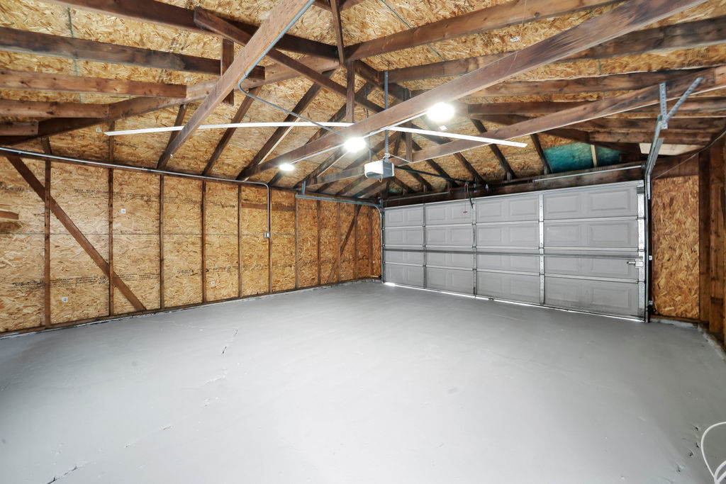 6607 South Oakley Avenue Chicago, IL 60636 - Photo 29 of 32 a view of a garage room