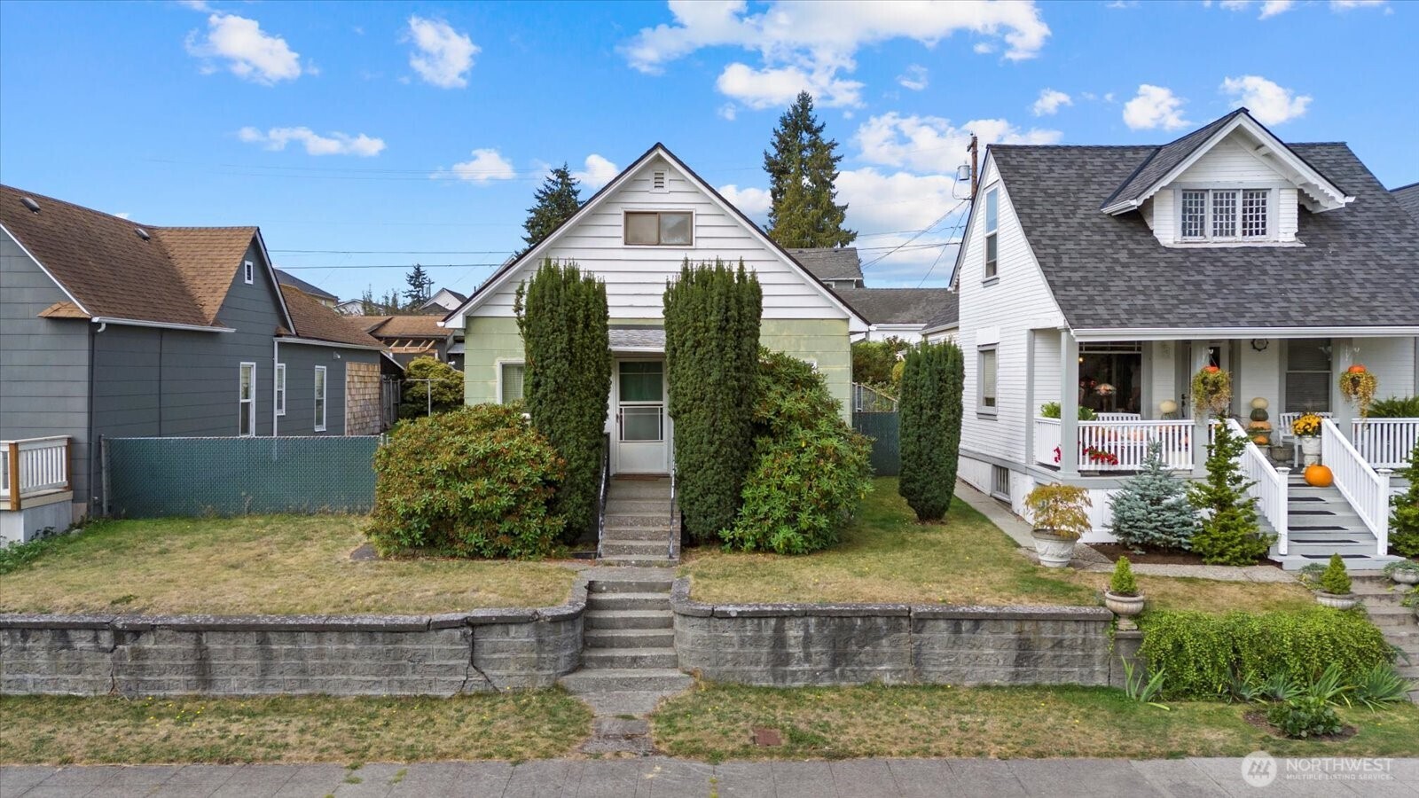 2310 Rockefeller Avenue Everett, WA 98201 - Photo 1 of 23 a front view of a house with garden