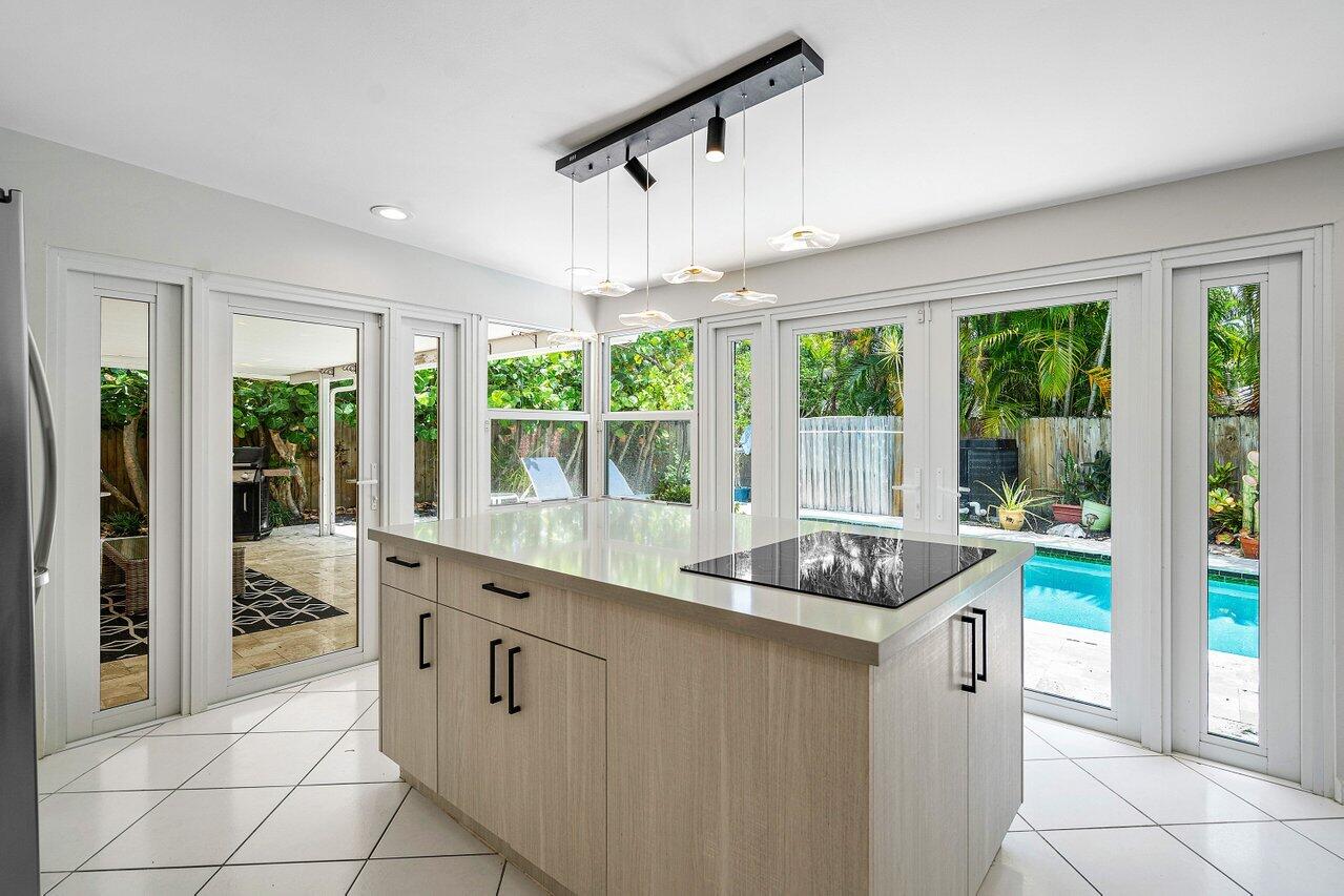 701 Gumtree Road North Palm Beach, FL 33408 - Photo 13 of 44 013-701GumtreeRoad-NorthPalmBeach-FL-334