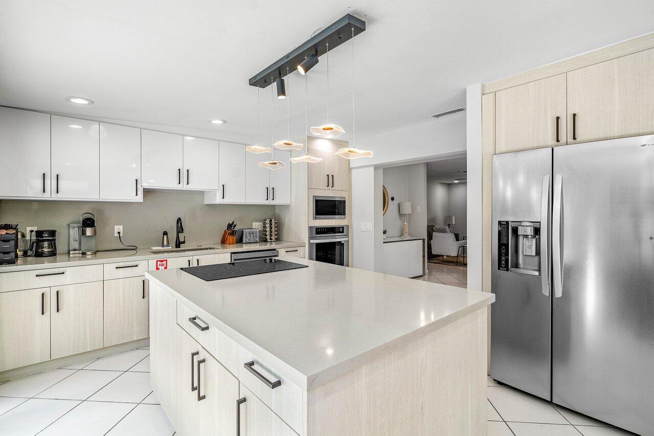 701 Gumtree Road North Palm Beach, FL 33408 - Photo 16 of 44 016-701GumtreeRoad-NorthPalmBeach-FL-334