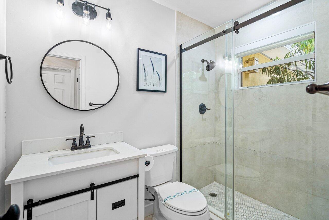 701 Gumtree Road North Palm Beach, FL 33408 - Photo 17 of 44 017-701GumtreeRoad-NorthPalmBeach-FL-334