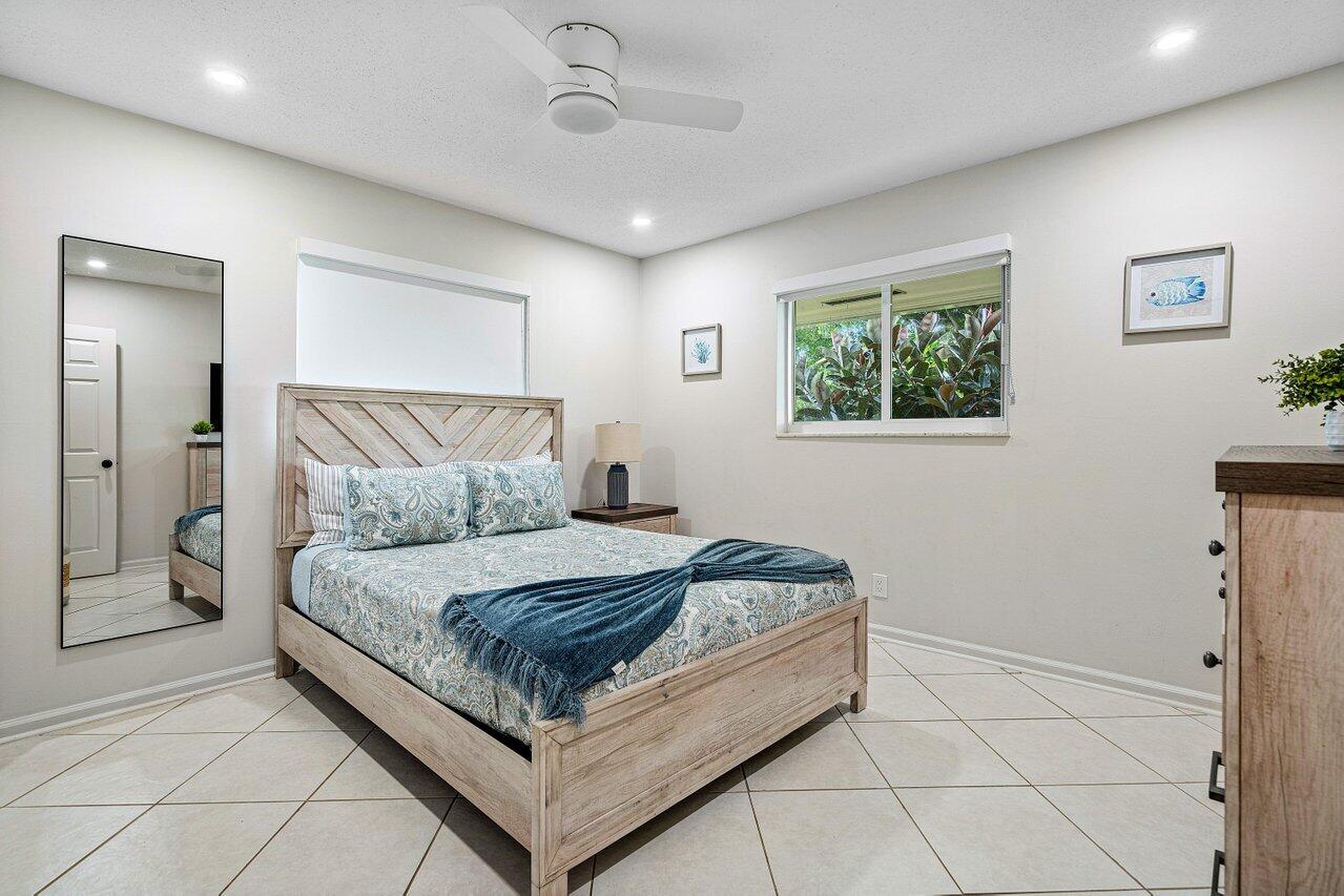 701 Gumtree Road North Palm Beach, FL 33408 - Photo 18 of 44 018-701GumtreeRoad-NorthPalmBeach-FL-334