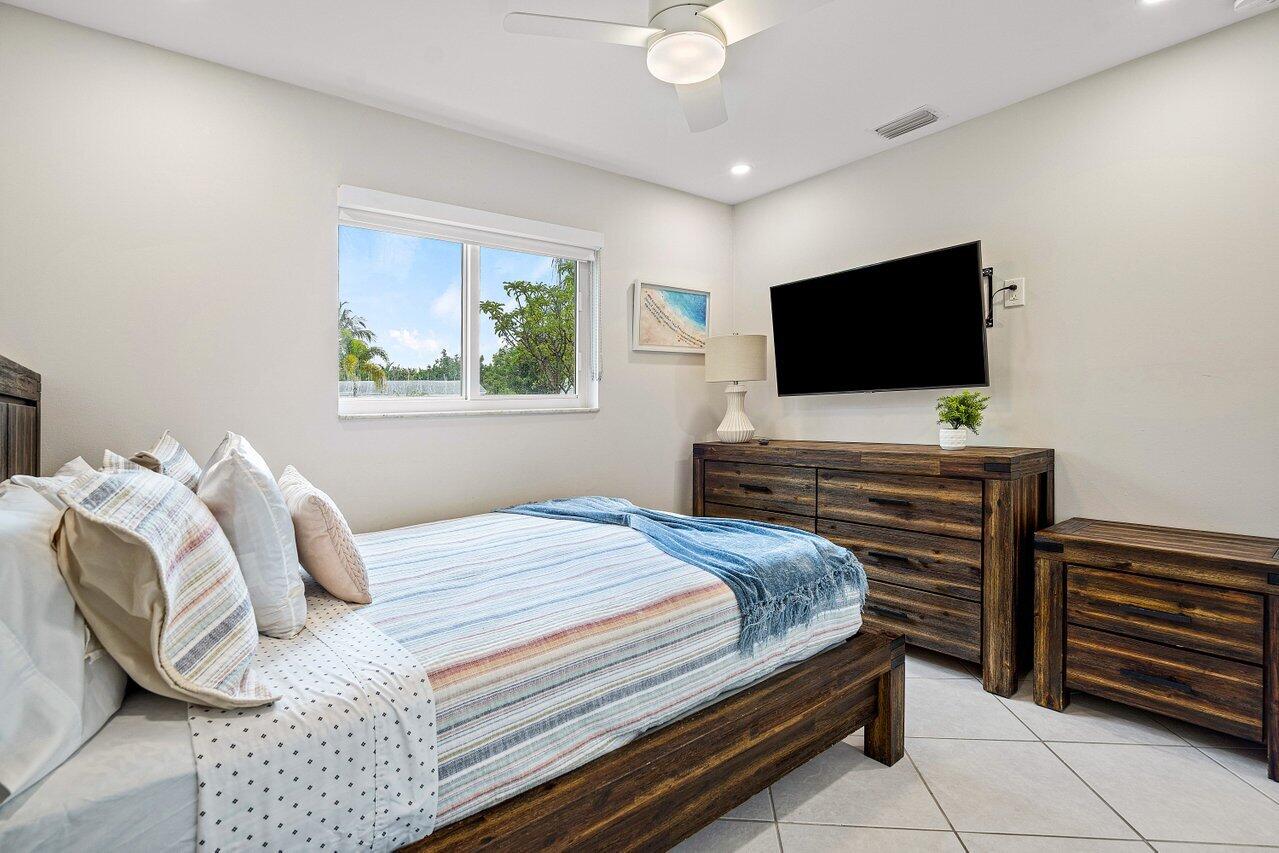 701 Gumtree Road North Palm Beach, FL 33408 - Photo 19 of 44 019-701GumtreeRoad-NorthPalmBeach-FL-334