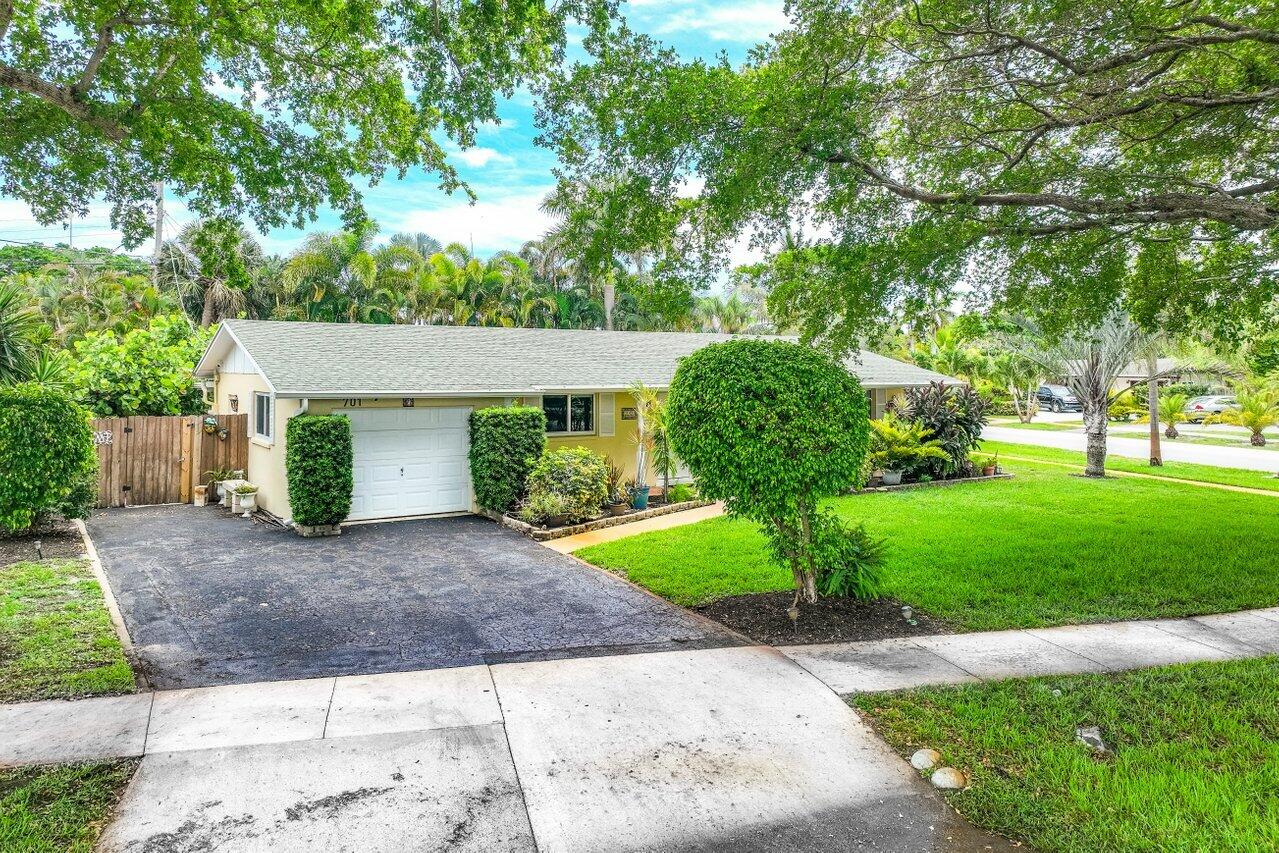 701 Gumtree Road North Palm Beach, FL 33408 - Photo 33 of 44 033-701GumtreeRoad-NorthPalmBeach-FL-334