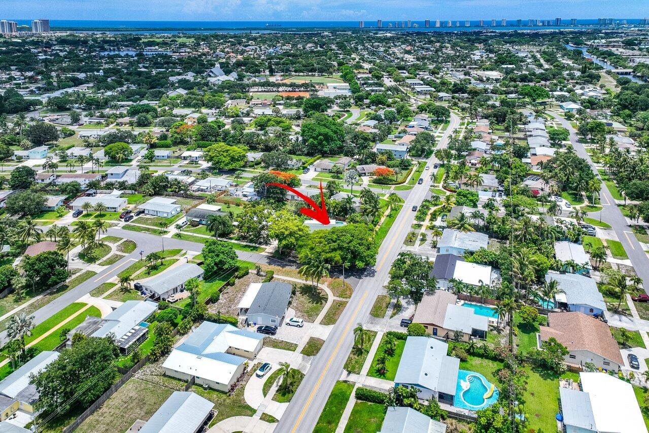 701 Gumtree Road North Palm Beach, FL 33408 - Photo 37 of 44 037-701GumtreeRoad-NorthPalmBeach-FL-334