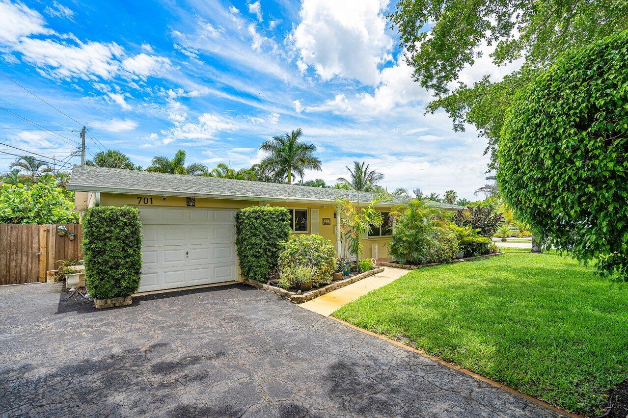 701 Gumtree Road North Palm Beach, FL 33408 - Photo 4 of 44 003-701GumtreeRoad-NorthPalmBeach-FL-334