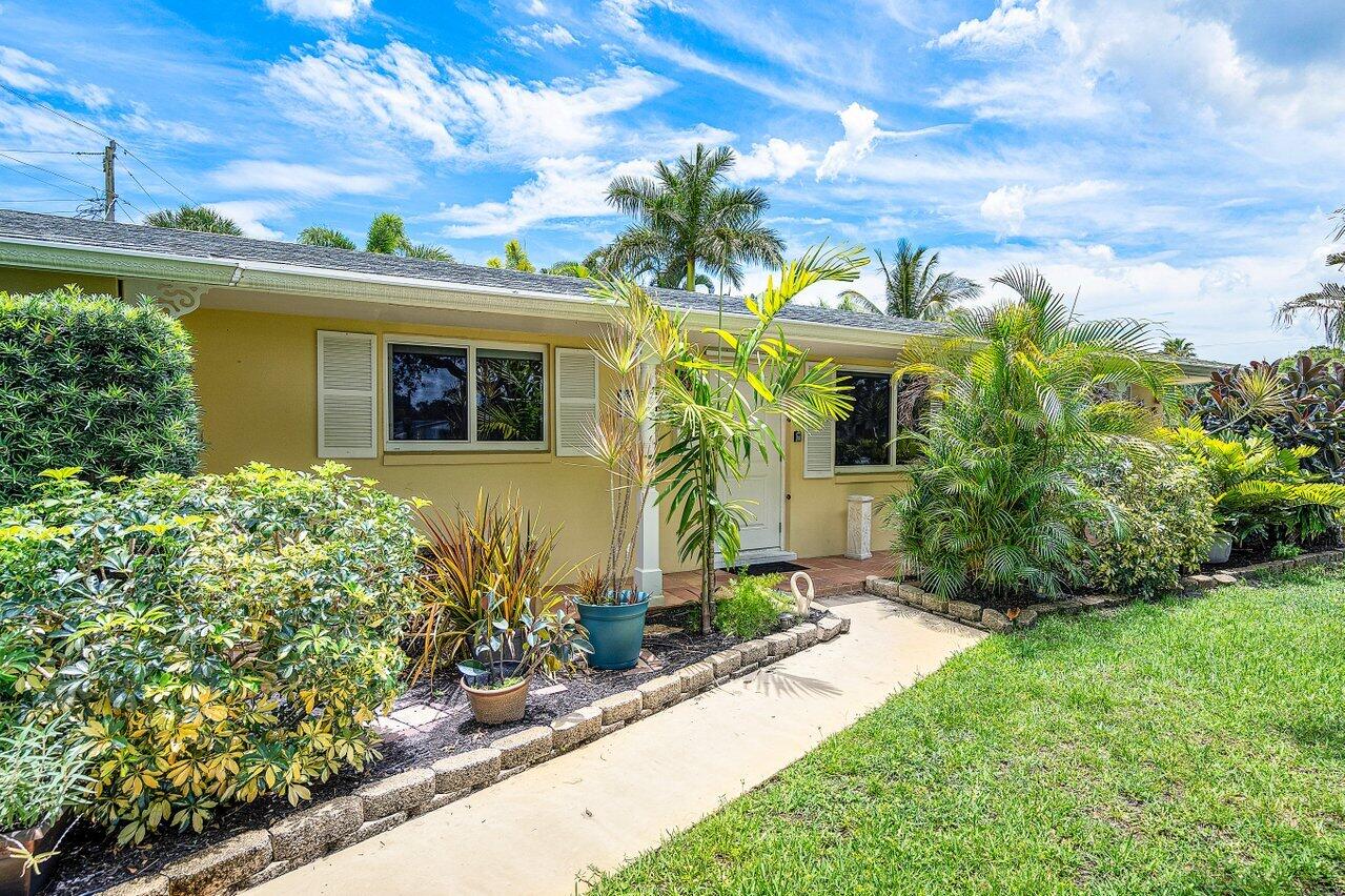 701 Gumtree Road North Palm Beach, FL 33408 - Photo 5 of 44 005-701GumtreeRoad-NorthPalmBeach-FL-334