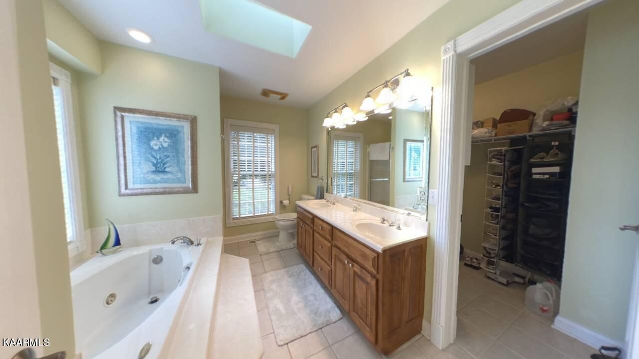 312 7 Oaks Drive Rutledge, TN 37861 - Photo 36 of 57 Primary Bathroom_20220617010459