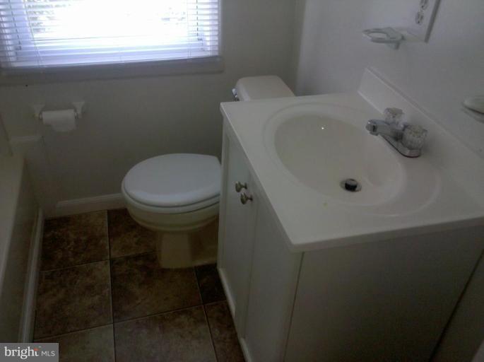 4103 Raspe Avenue Baltimore, MD 21206 - Photo 7 of 14 Full Bathroom