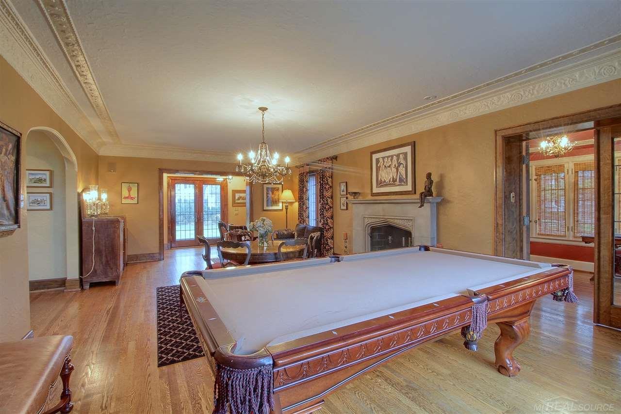 1068 Devonshire Road Grosse Pointe, MI 48230 - Photo 12 of 21 31339672-11.JPG